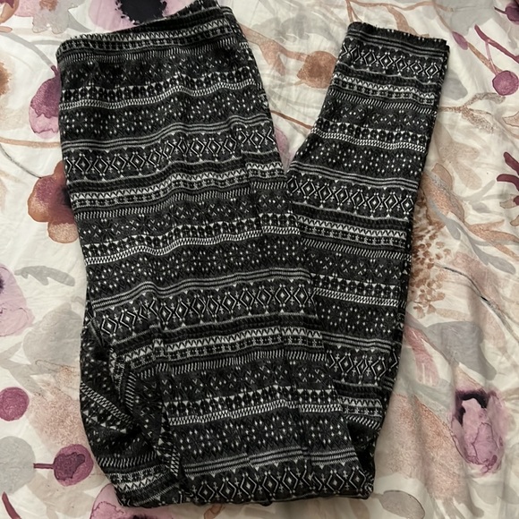 Forever 21+ leggings - Picture 2 of 2